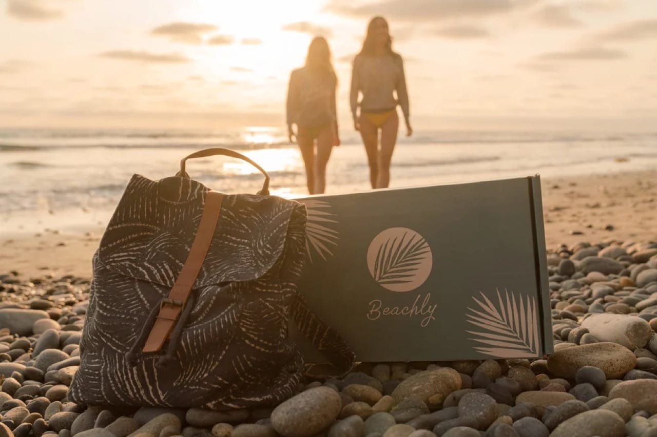 Beachly 1 — photography by Alex Kikis for Beachly