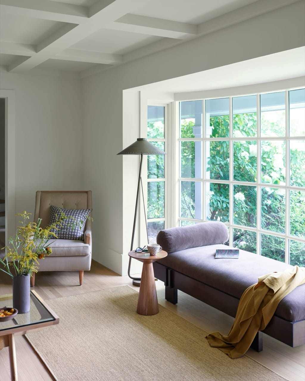 Benjamin Moore Daybed — photography by Sean McLaughlin for Benjamin Moore