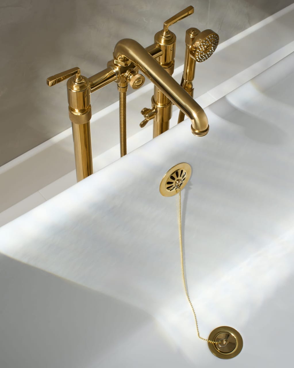 Finishing Details Bathtub Fill — photography by Shawn Willis for Waterworks